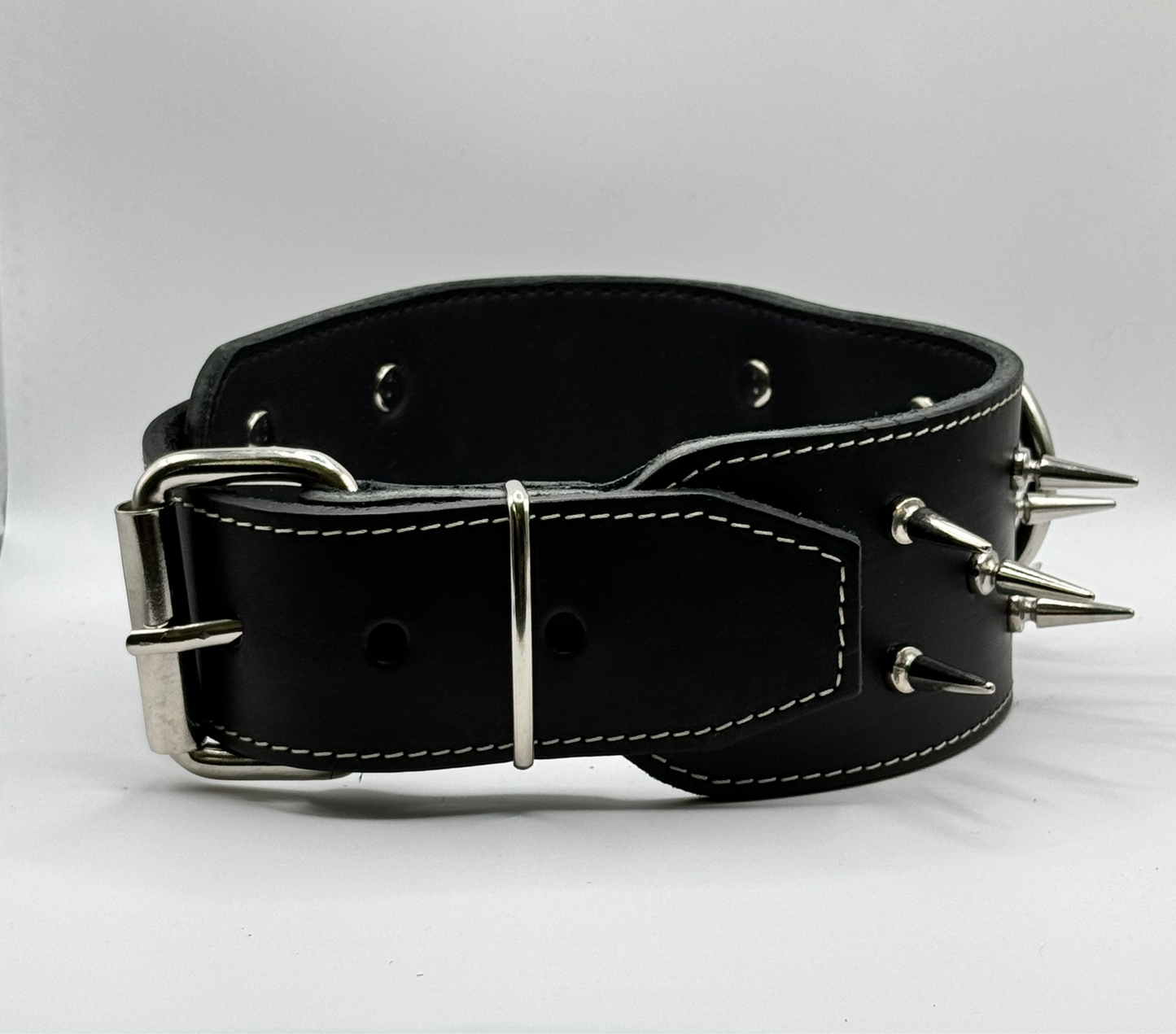 Spiked mastiff collar