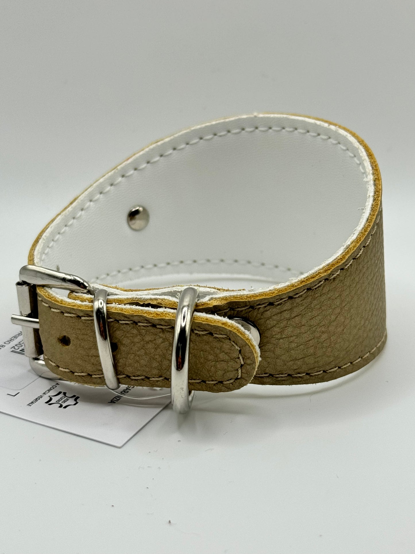 Smooth leather collar