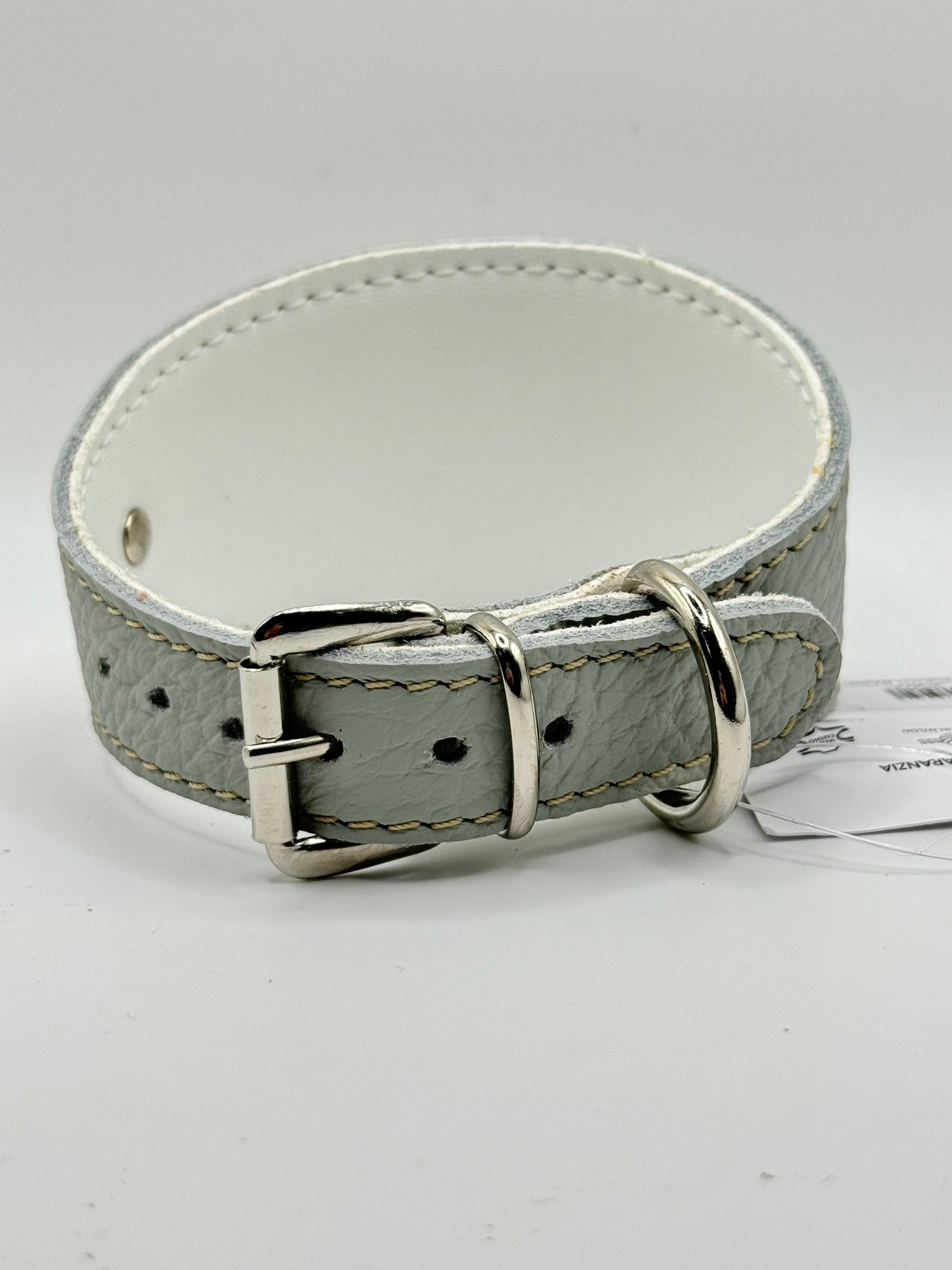 Smooth leather collar