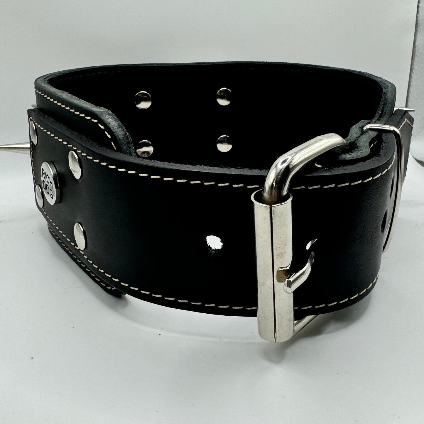 Spiked mastiff collar